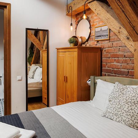 Wood House Republicii Hotel Брашов Екстериор снимка