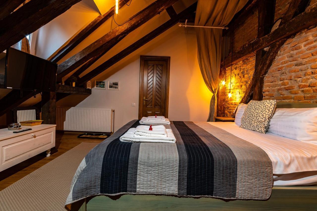 Wood House Republicii Hotel Брашов Екстериор снимка