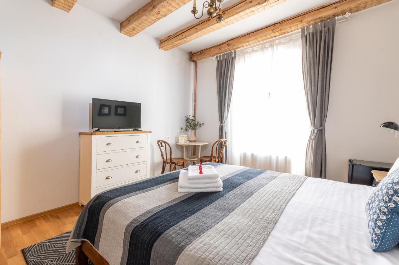 Wood House Republicii Hotel Брашов Екстериор снимка
