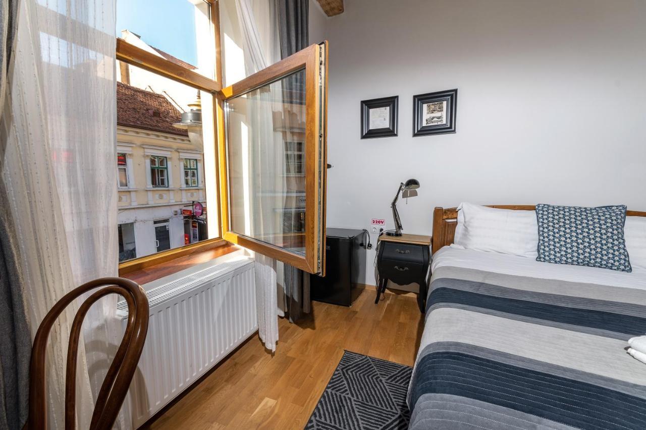 Wood House Republicii Hotel Брашов Екстериор снимка
