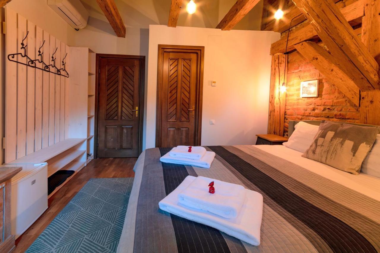 Wood House Republicii Hotel Брашов Екстериор снимка
