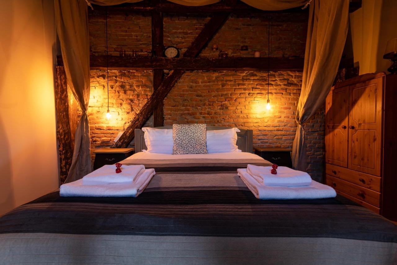 Wood House Republicii Hotel Брашов Екстериор снимка