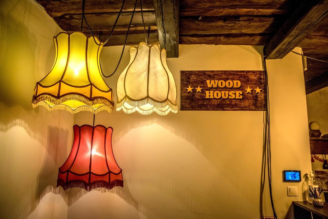 Wood House Republicii Hotel Брашов Екстериор снимка