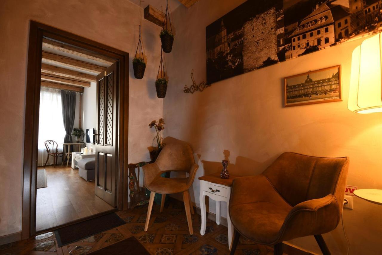 Wood House Republicii Hotel Брашов Екстериор снимка