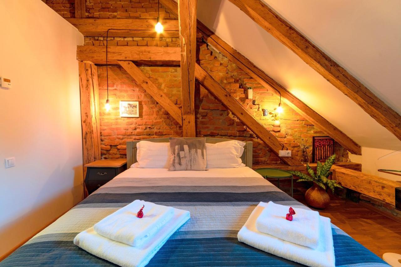 Wood House Republicii Hotel Брашов Екстериор снимка