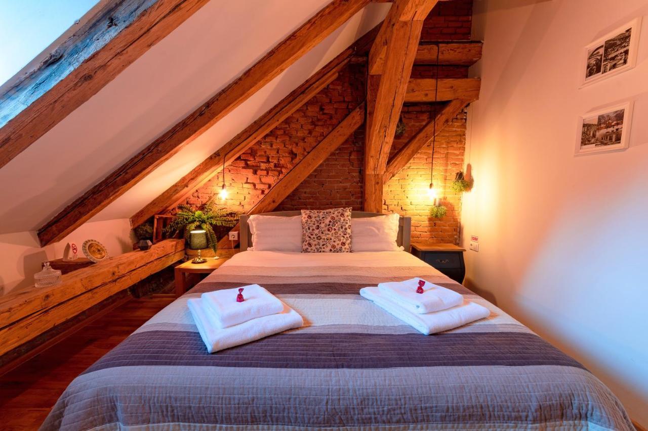 Wood House Republicii Hotel Брашов Екстериор снимка