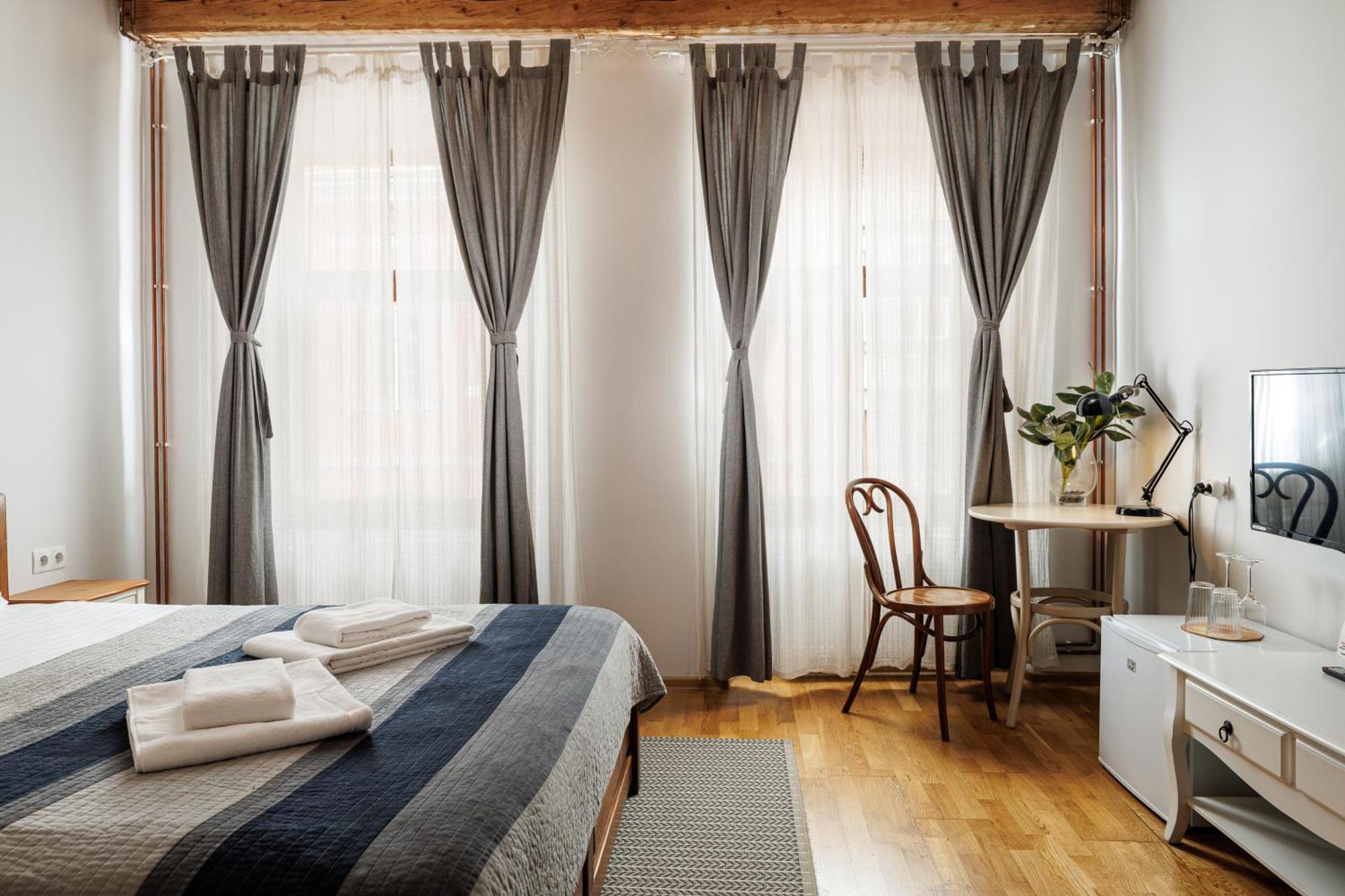 Wood House Republicii Hotel Брашов Екстериор снимка