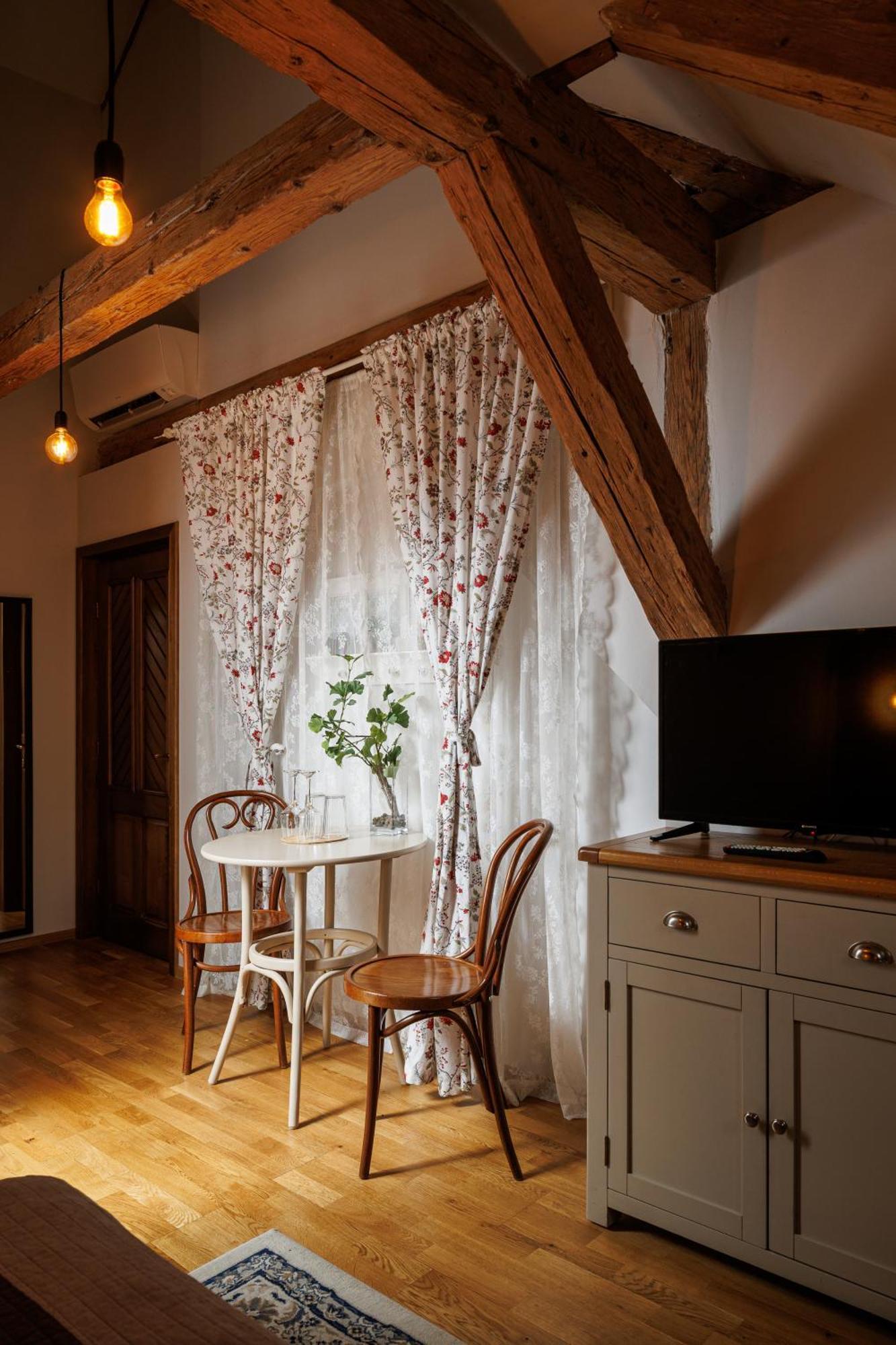 Wood House Republicii Hotel Брашов Екстериор снимка