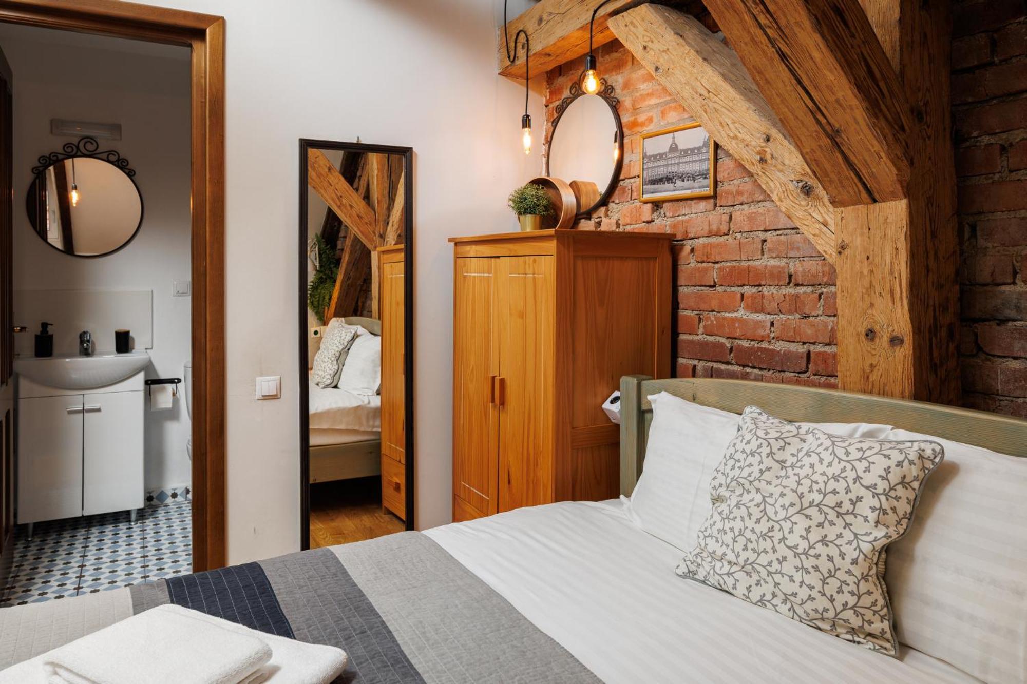 Wood House Republicii Hotel Брашов Екстериор снимка