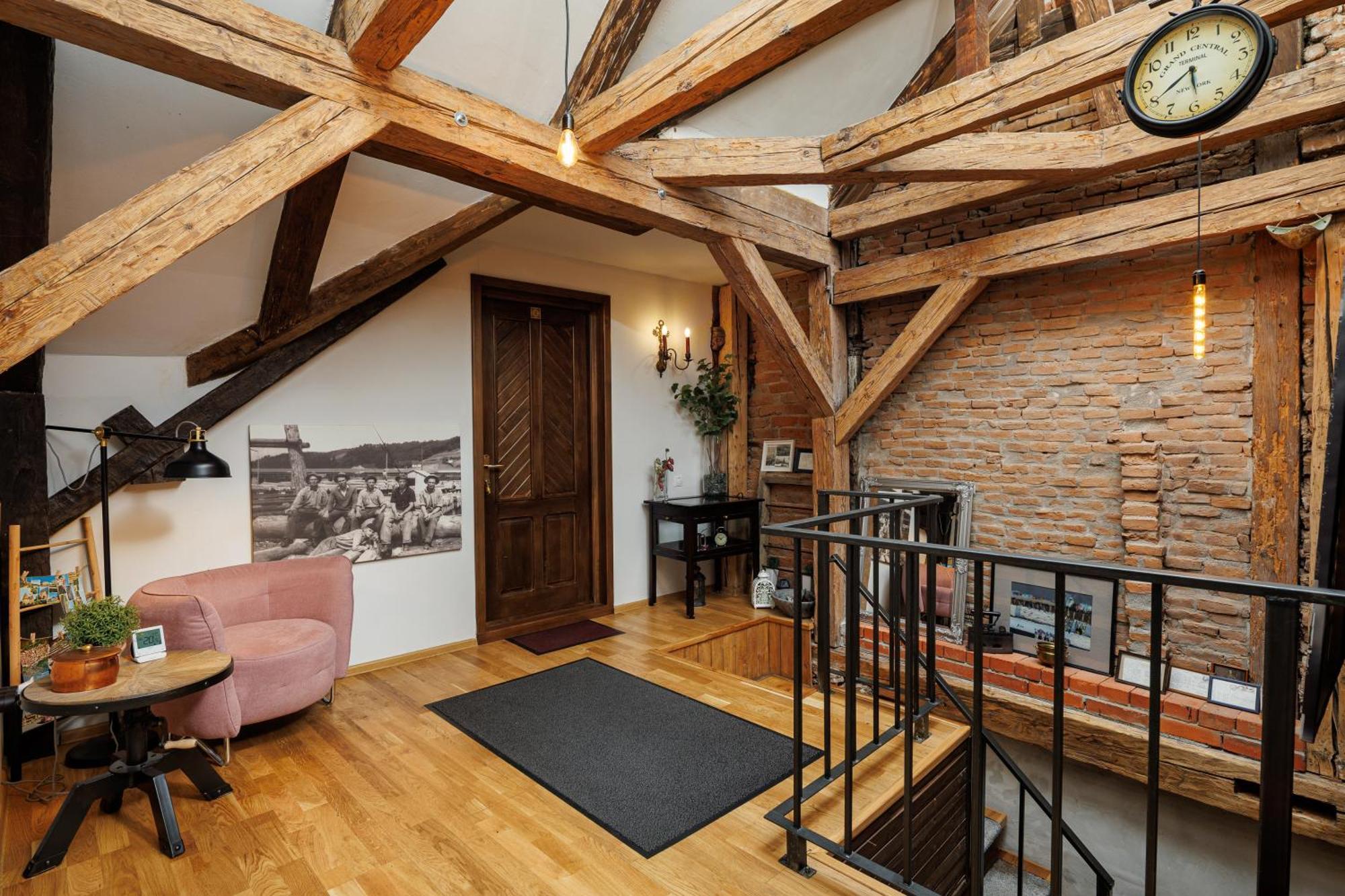 Wood House Republicii Hotel Брашов Екстериор снимка