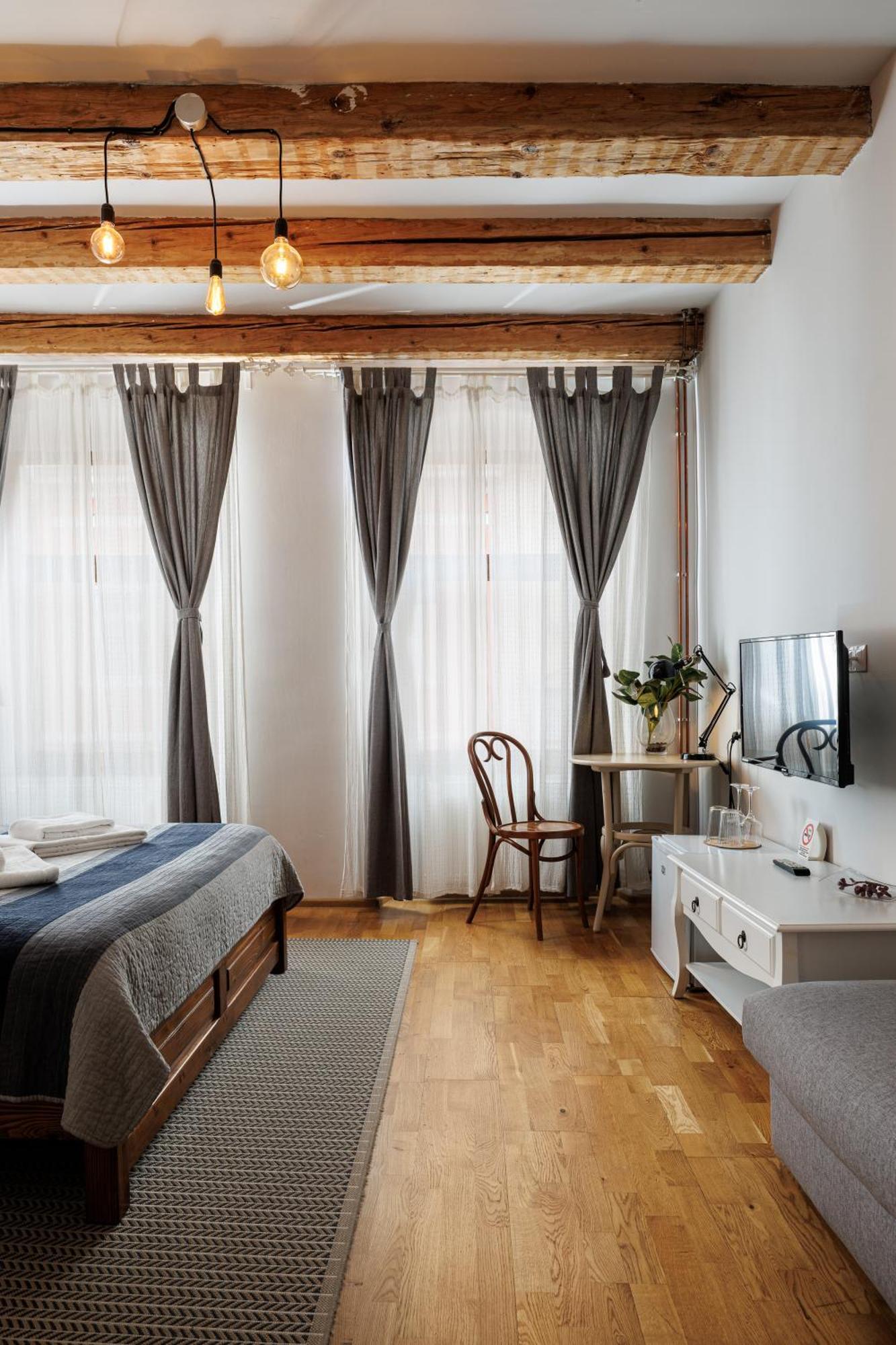 Wood House Republicii Hotel Брашов Екстериор снимка