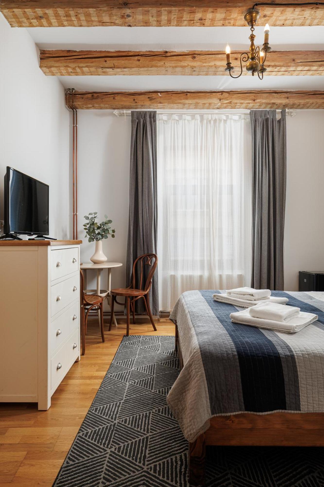 Wood House Republicii Hotel Брашов Екстериор снимка