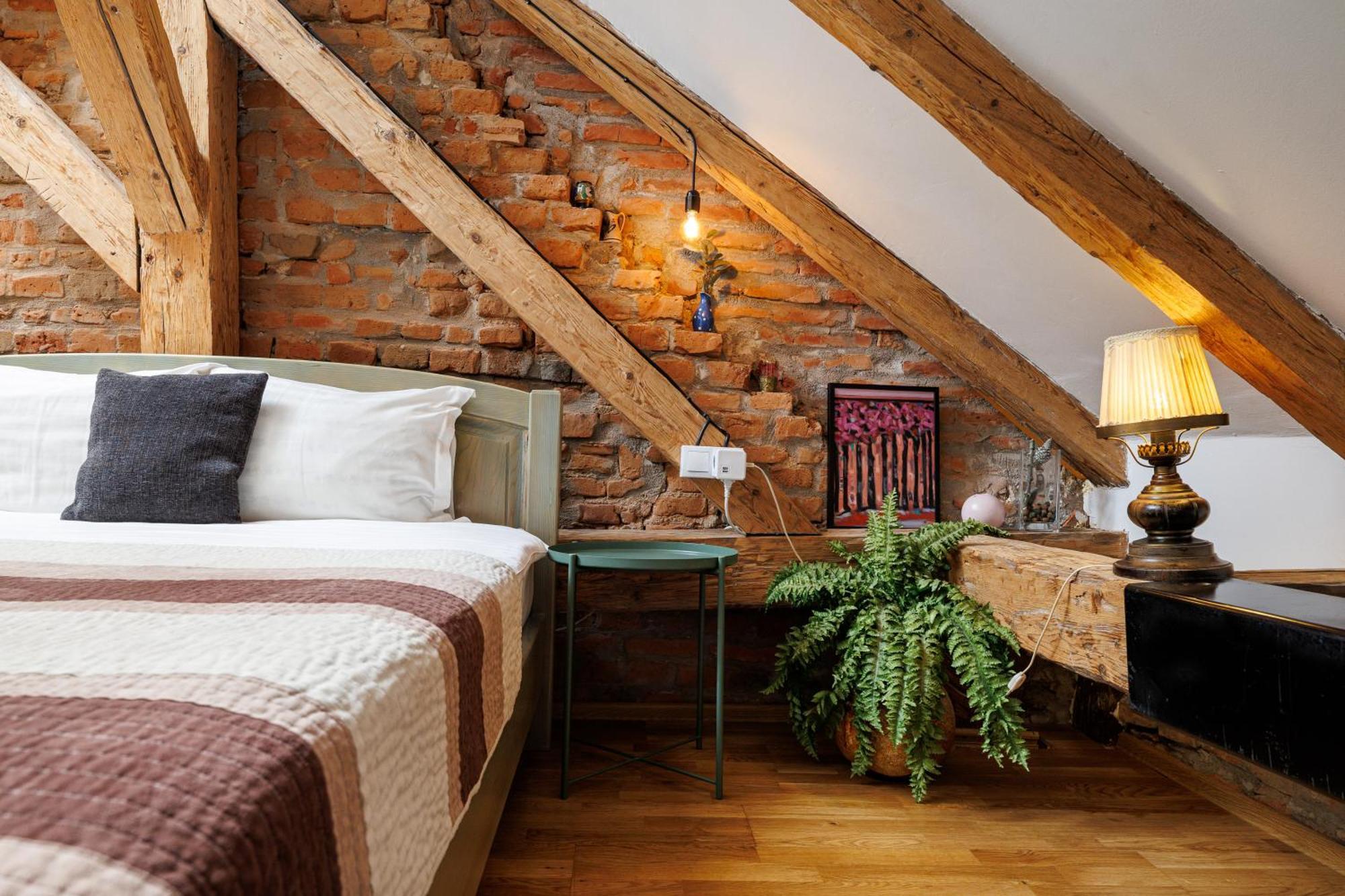 Wood House Republicii Hotel Брашов Екстериор снимка