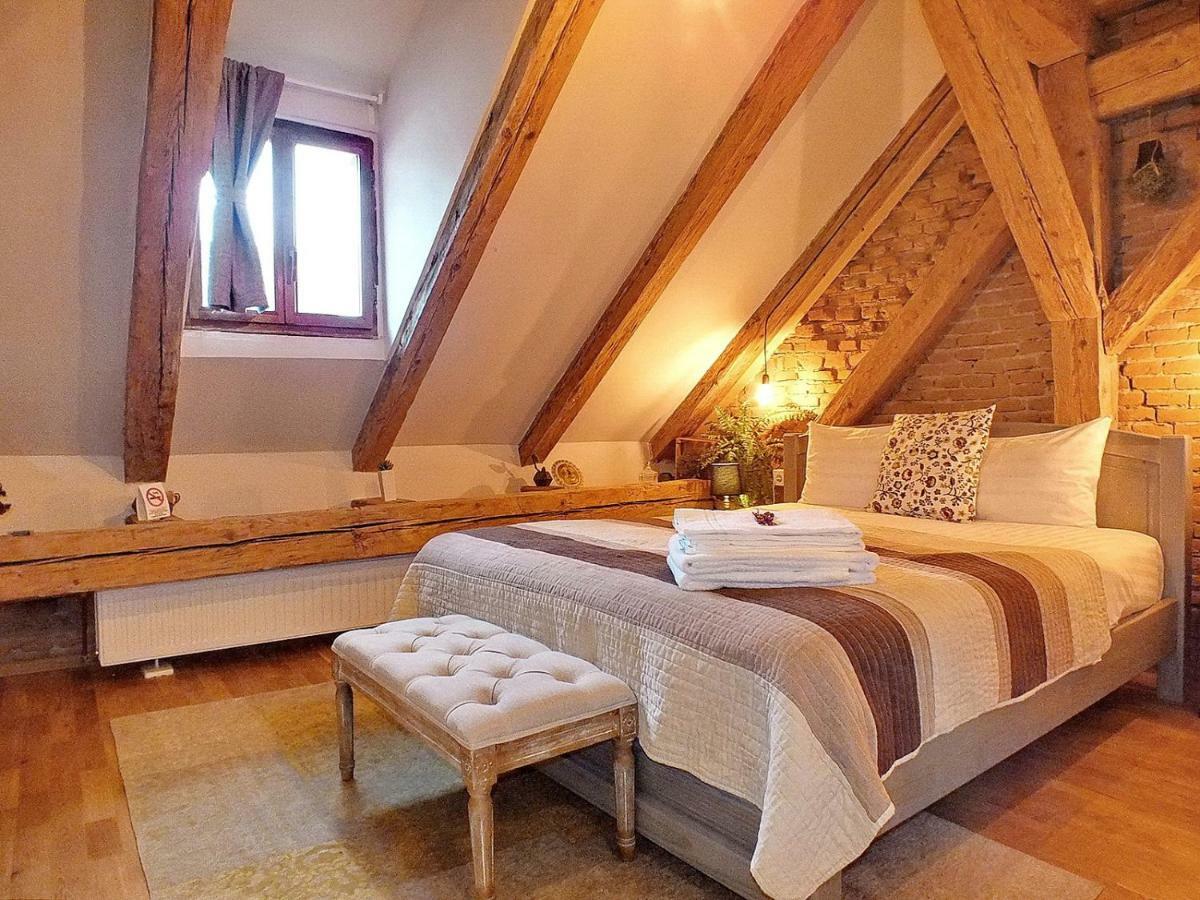 Wood House Republicii Hotel Брашов Екстериор снимка