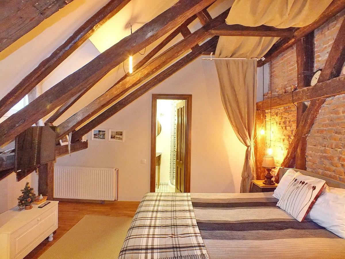 Wood House Republicii Hotel Брашов Екстериор снимка